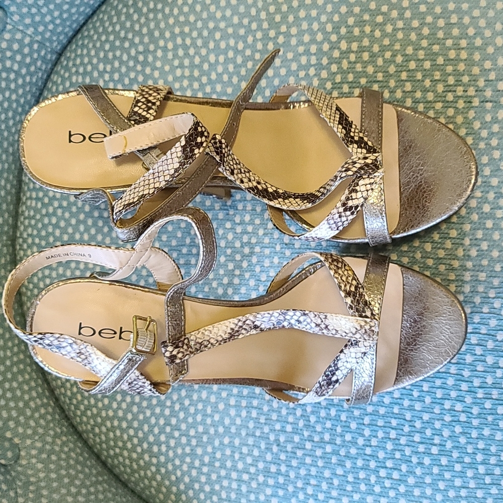 Shoes - Picture 3 of 7